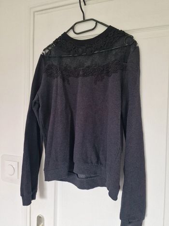 Sweat col dentelle noir