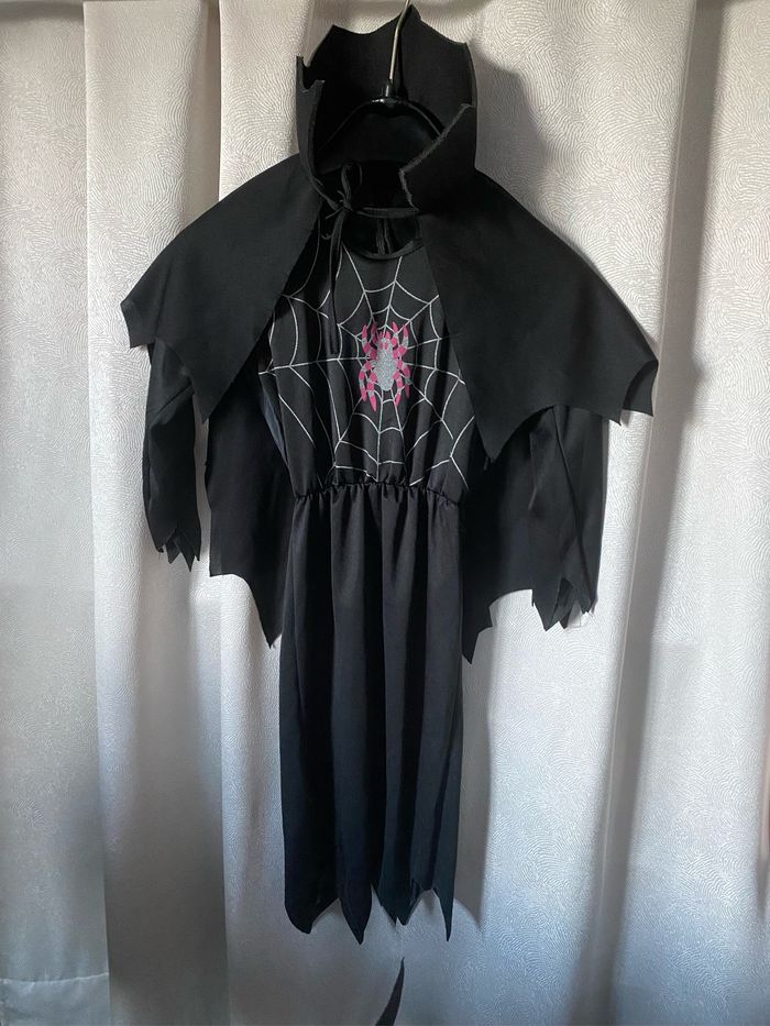 Déguisement Robe et cape Halloween 4/6 ans