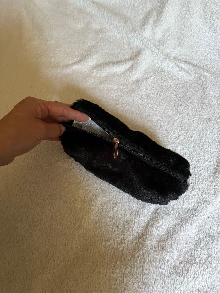 Trousse noire toute  douce Neuf