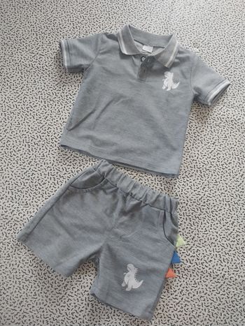 Petit ensemble bébé 2 pièces gris dinosaure 9-12 mois