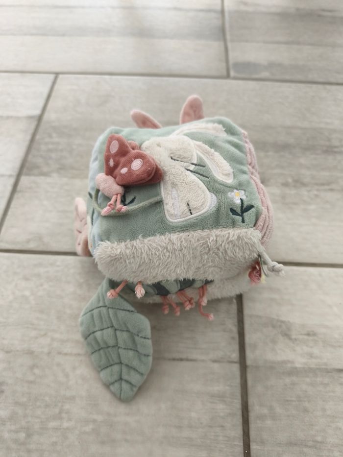 Cube sensorielles pour bébé