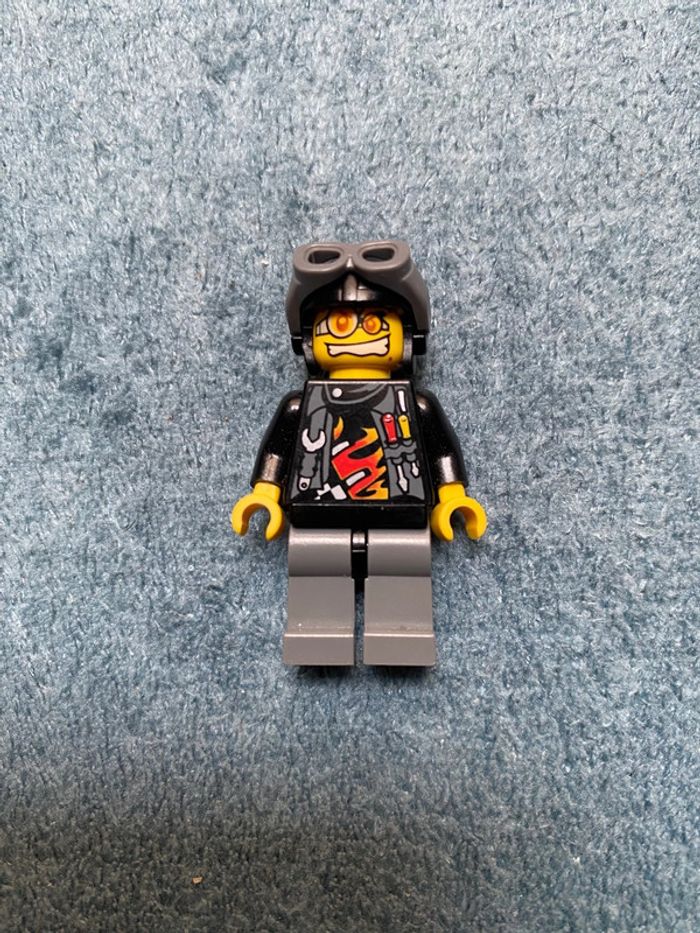 Minifigure lego World Racers Backyard Blaster 3 (Billy Bob Blaster) -Aviator Cap