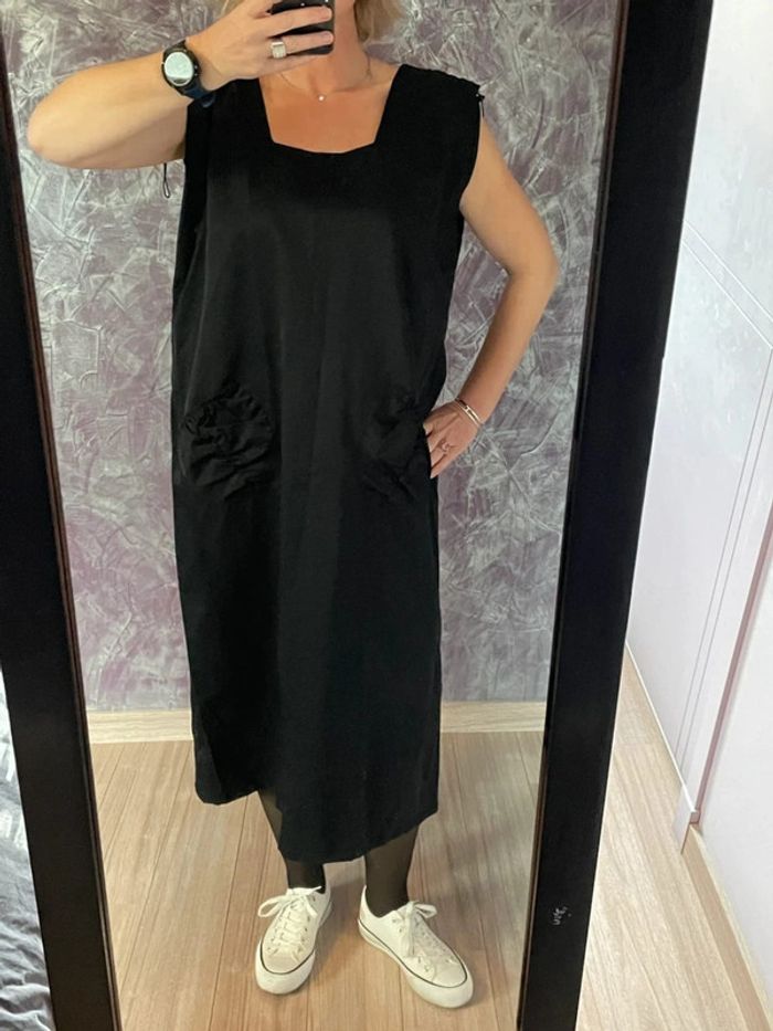 Superbe robe longue noire généreuse