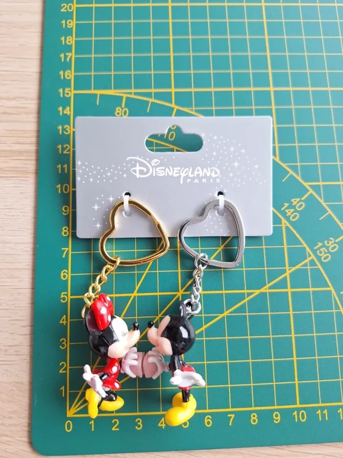 Lot 2 porte-clés Mickey & Minnie – Neuf - photo numéro 3