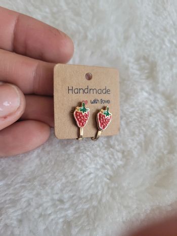 Clips enfants motif fraises