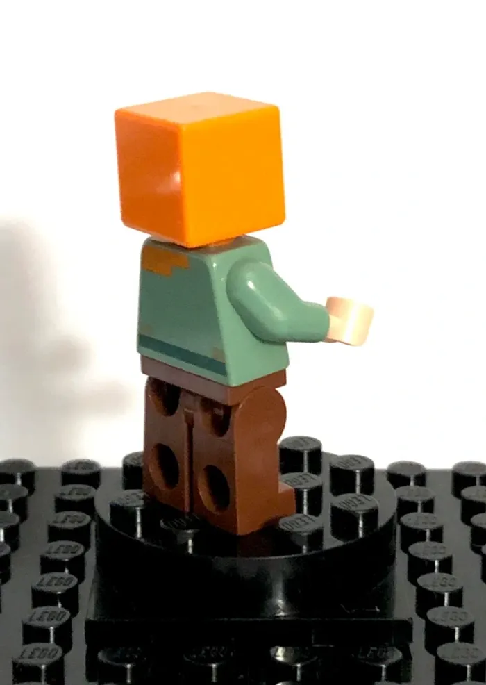 LEGO Minecraft - Alex, reddish brown legs - photo numéro 6