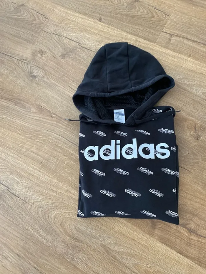 Sweat à capuche Adidas original en taille XS, en excellent état – aucun défaut.