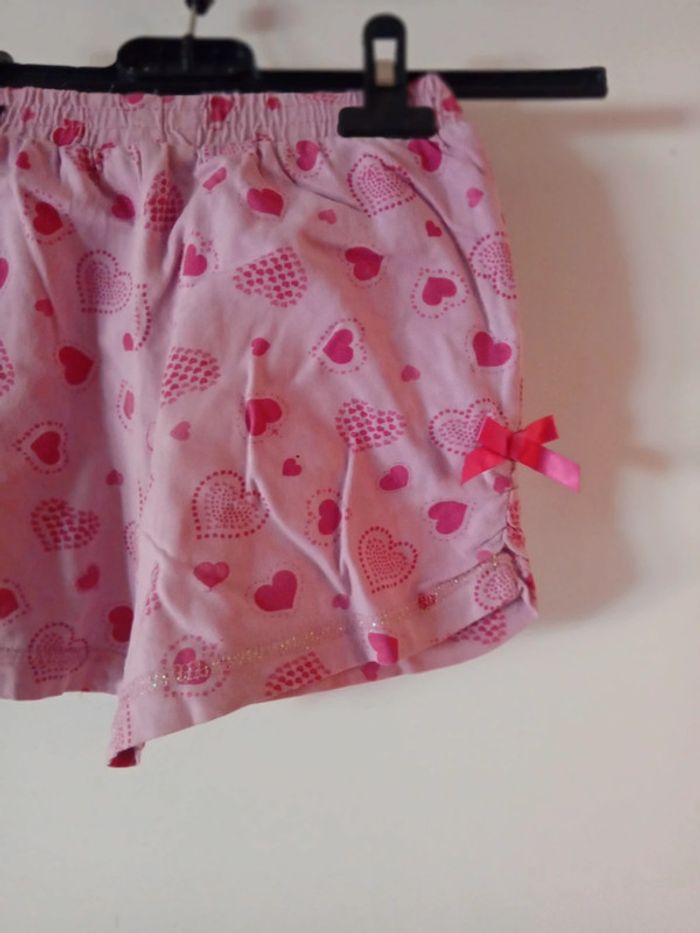Joli short rose. 3 ans - photo numéro 9