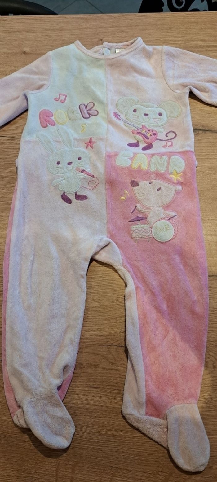 3 pyjamas - photo numéro 3