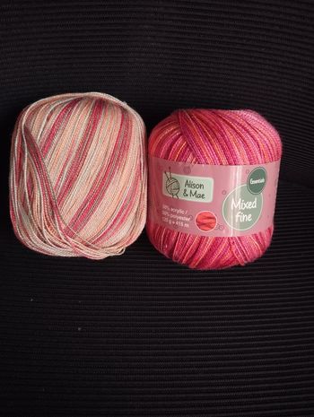 * 2 pelotes roses orange rouge gris Mixed fine par Alison & Mae