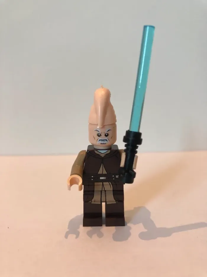 Figurine type lego Jedi Ki-Adi-Mundi. Star Wars