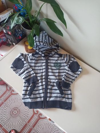 Gilet à capuche 4 ans