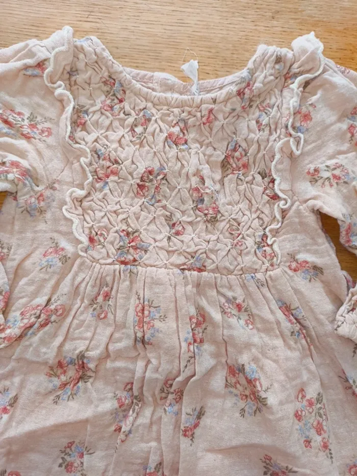 Robe fleurie fille 9 12 mois excellent état Primark rose - photo numéro 3