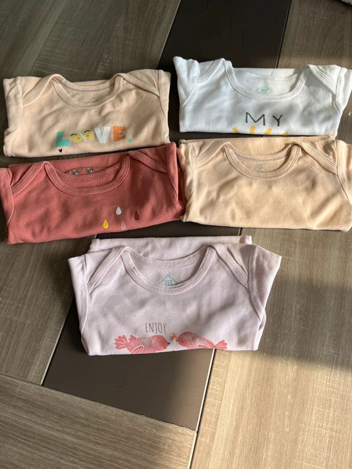 Lot bodys 18 mois MC + jean slim 18 mois