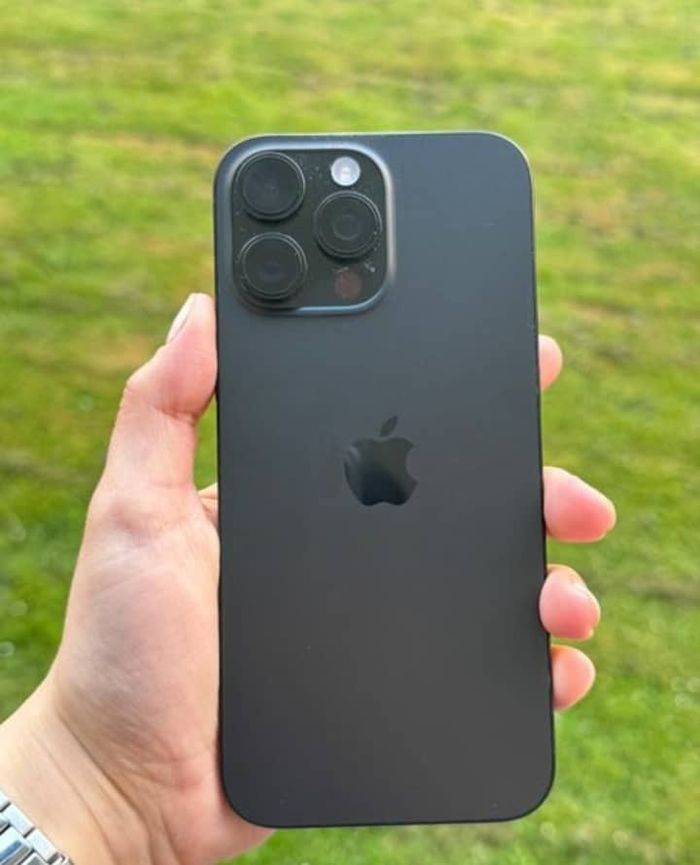 iPhone 16 pro max - photo numéro 3