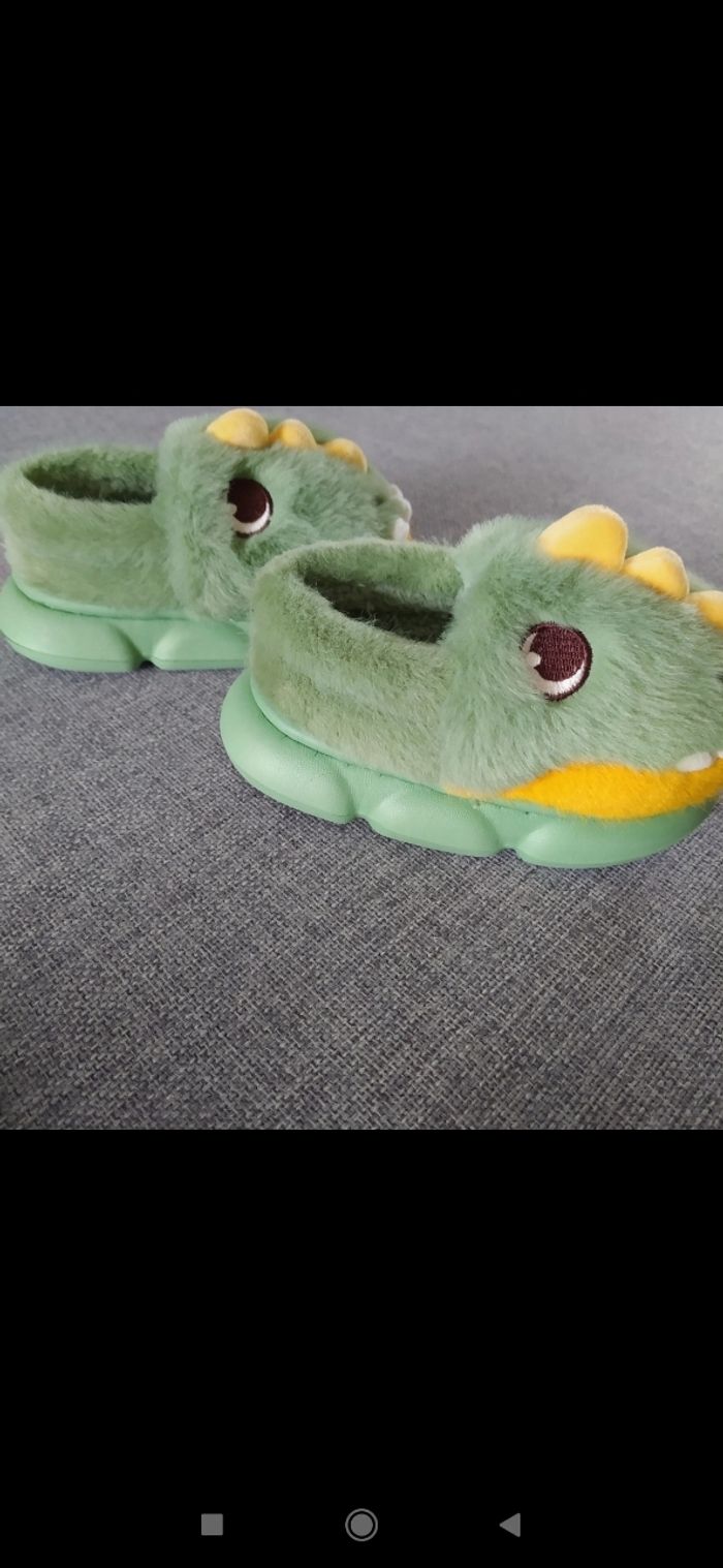 Chaussons fourrés taille 22/23 - photo numéro 5