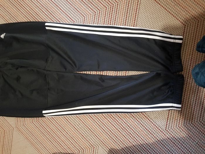Jogging adolescents Adidas taille 13 14 ans - photo numéro 2