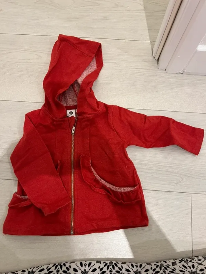 Gilet 12 mois rouge à paillettes