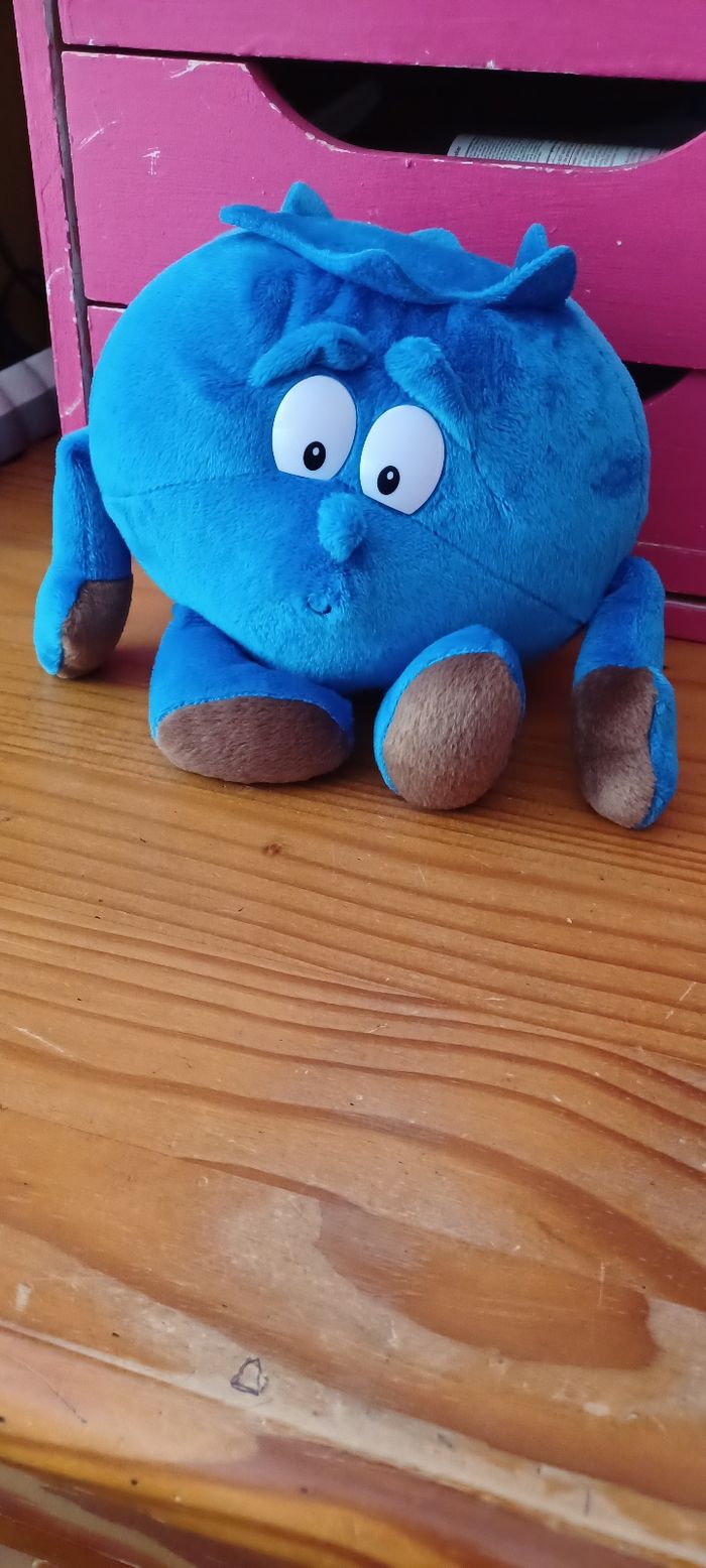 Très jolie petite peluche fruits