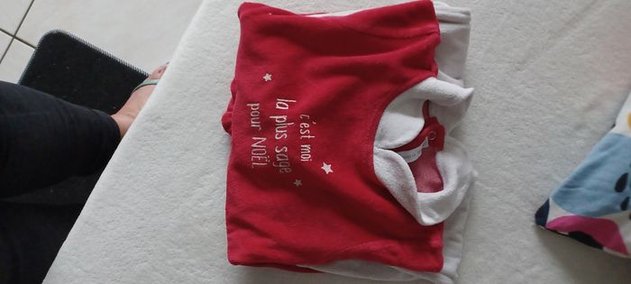 Très joli petit pyjama une pièce bébé fille T 18 mois - photo numéro 10