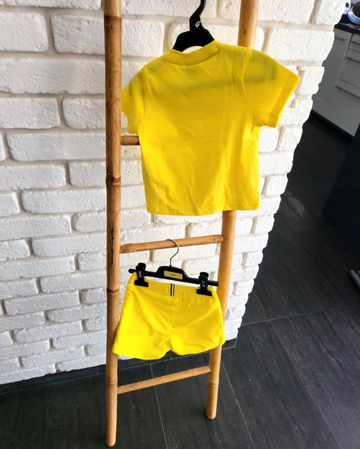 T-shirt et maillot de bain BOSS jaune  boss taille 9 mois neuf - photo numéro 12