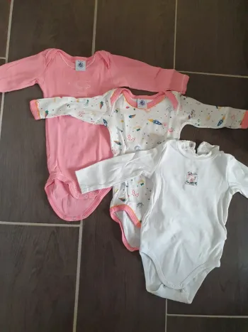 Lot 3 bodies manches longues 6 mois
