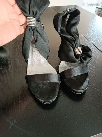 Vends Paire de Chaussures Femme à Talons  Pointure 39