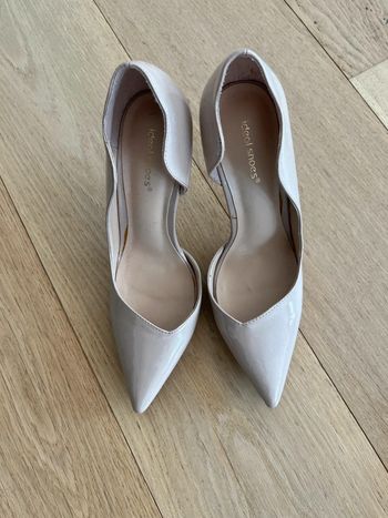 Chaussures vernis beige