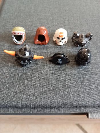 7 casque figurines lego