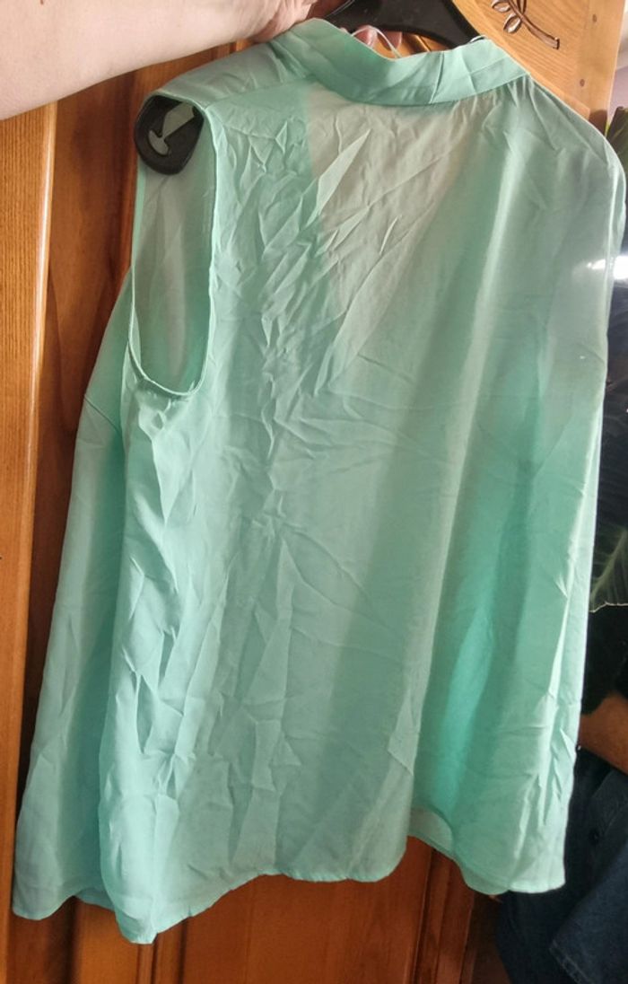 Blouse kiabi vert anis bon état 46 48 - photo numéro 2