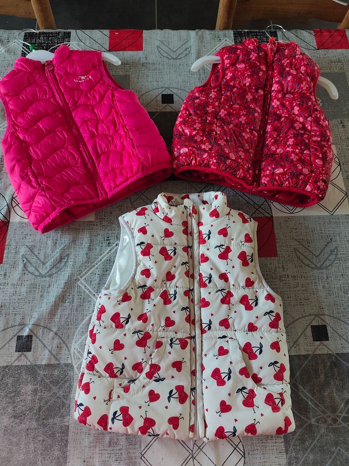 Lot de 3 doudounes sans manches filles