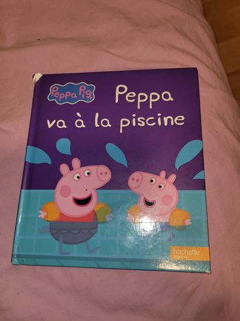 Peppa va à la piscine