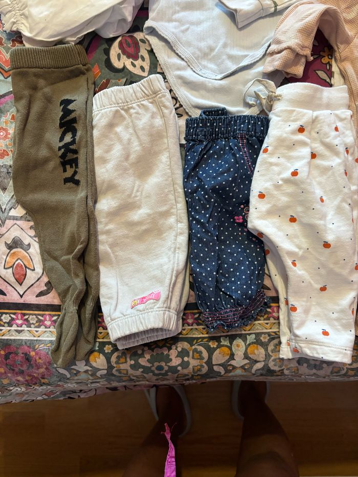 Lot de vêtements bébé fille 6 -9 mois