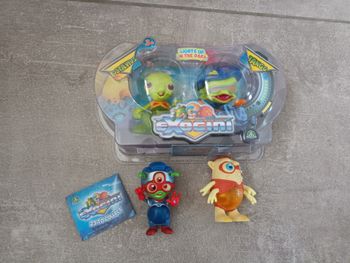 Lot de 4 figurines Exogini