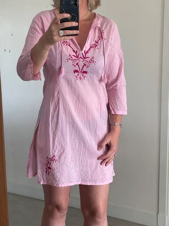 Jolie robe de plage rose ample 42
