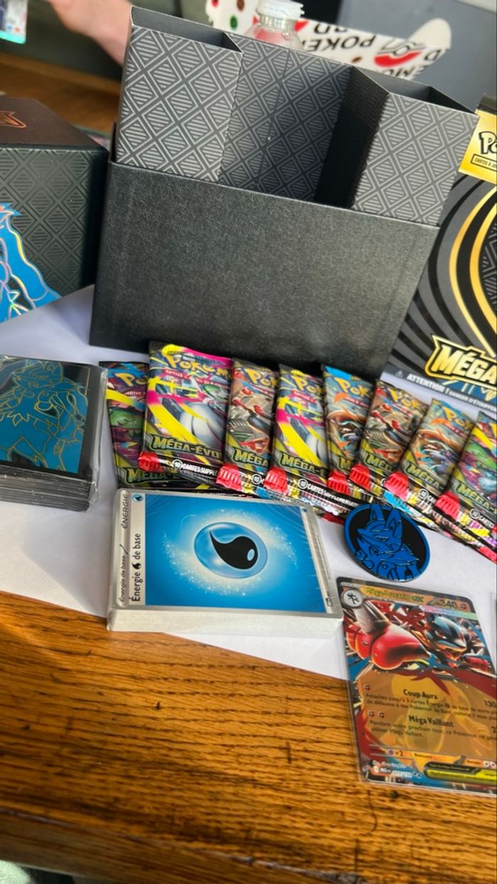 ETB Me1 ouverte avec booster ouverts . - photo numéro 3