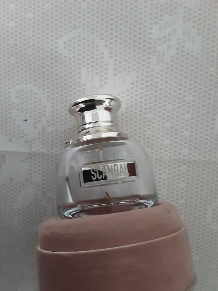 Boîte et vaporisateur vide de 30ml marque scandal de jean Paul gaultier - photo numéro 2