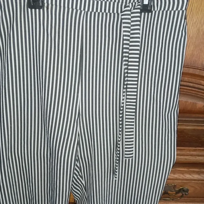 Pantacourt taille 42/xl - photo numéro 2