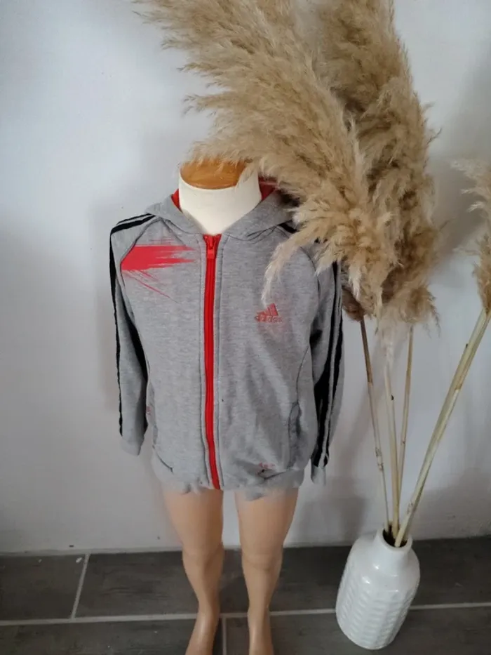 Veste zippée garçon 🧑9/ 10 ans