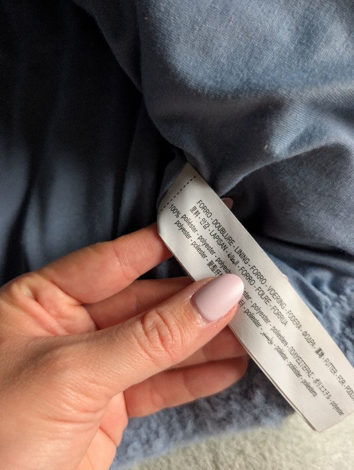 Blouson court cropped teddy doudoune fausse fourrure style sherpa bleu ciel cosy chaud tendance hiver Bershka Taille 40 L 
Très bon état - photo numéro 9