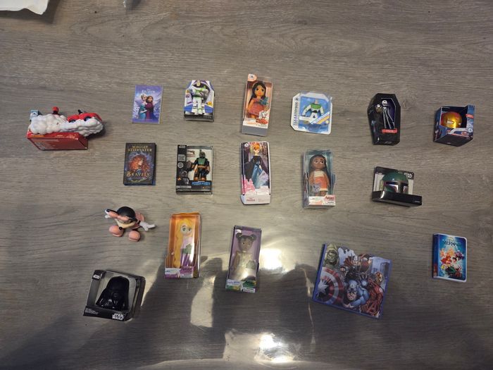 2-mini brands disney 18