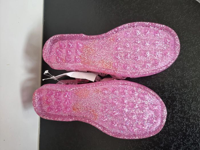 Sandalettes en plastique pointure 32 - photo numéro 5