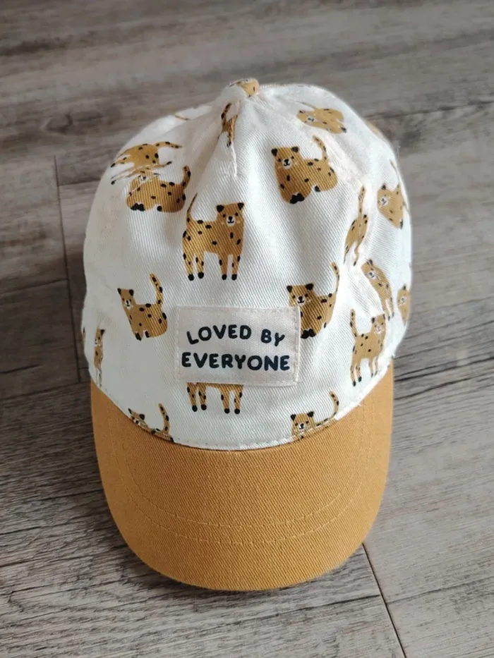 Casquette bébé imprimé tigre couleur moutarde