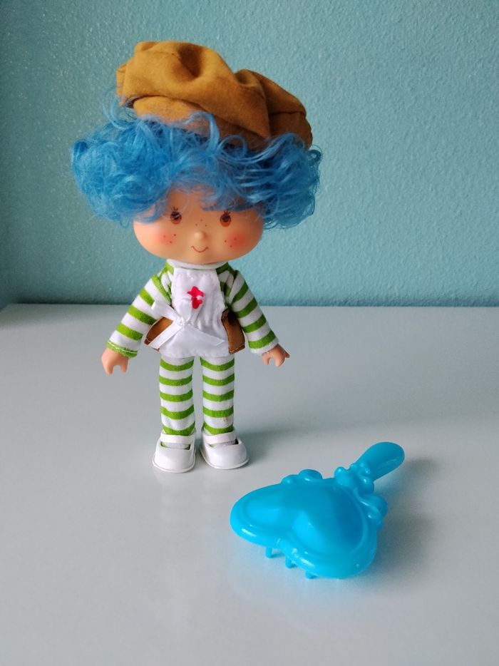 Poupée charlotte aux fraises