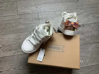 Baskets Friboo 25 Neuve Noeud à l’arrière / lacets satinés / fermeture eclair sur le coté