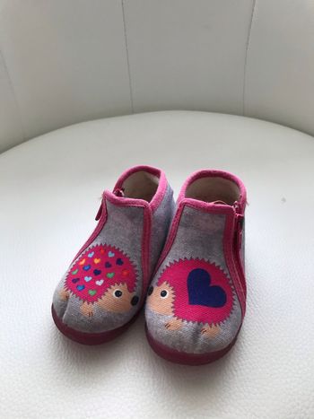 Chaussons fille taille 20