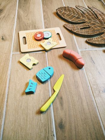 🐟Jeu d'imitation-Dinette en bois avec aliments à scratch sur plateau