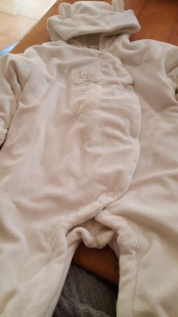 Combinaison taille 9 mois