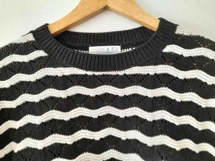 Pull col rond et maille ajourée - photo numéro 2