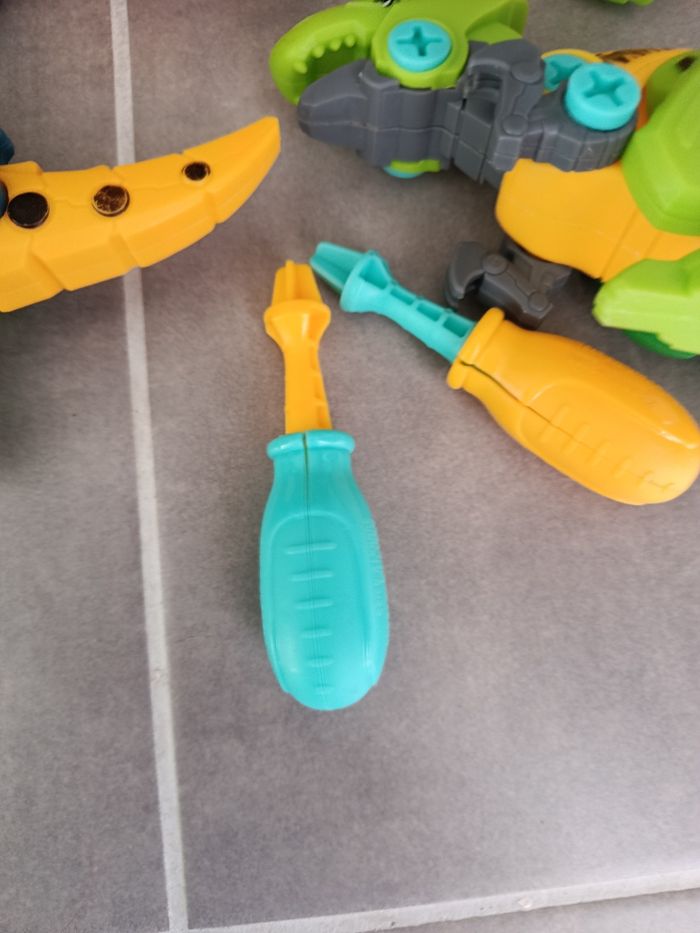 Dinosaure de construction - photo numéro 6